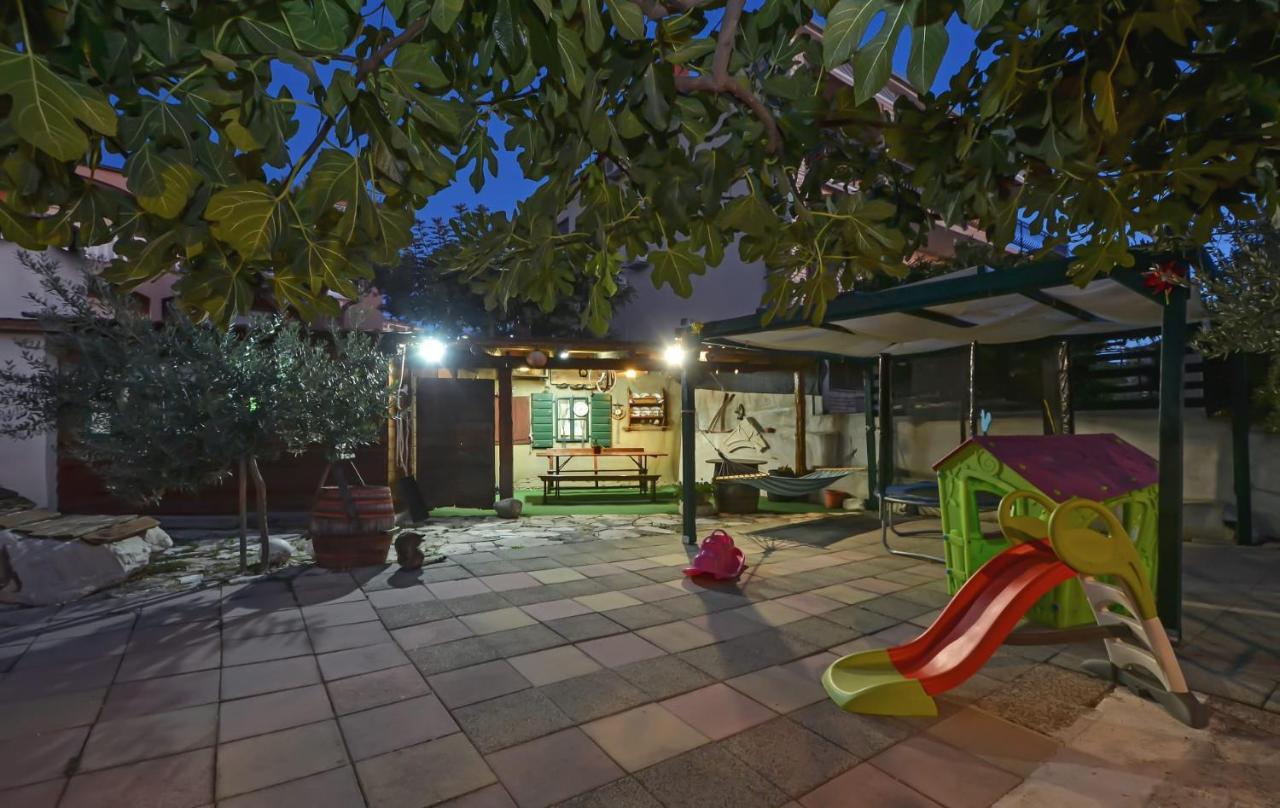 Apartments Santo Trogir - Okrug Gornji Exterior photo